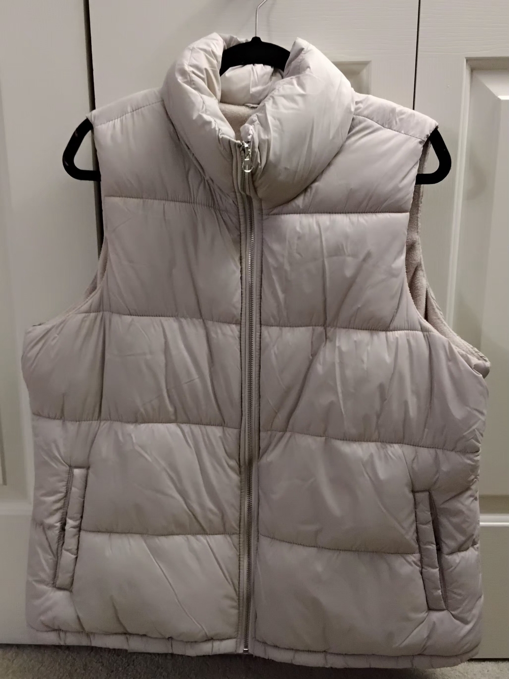Old Navy Quilted Fleece-Lined Puffer Vest with Pockets, Light Beige, XL